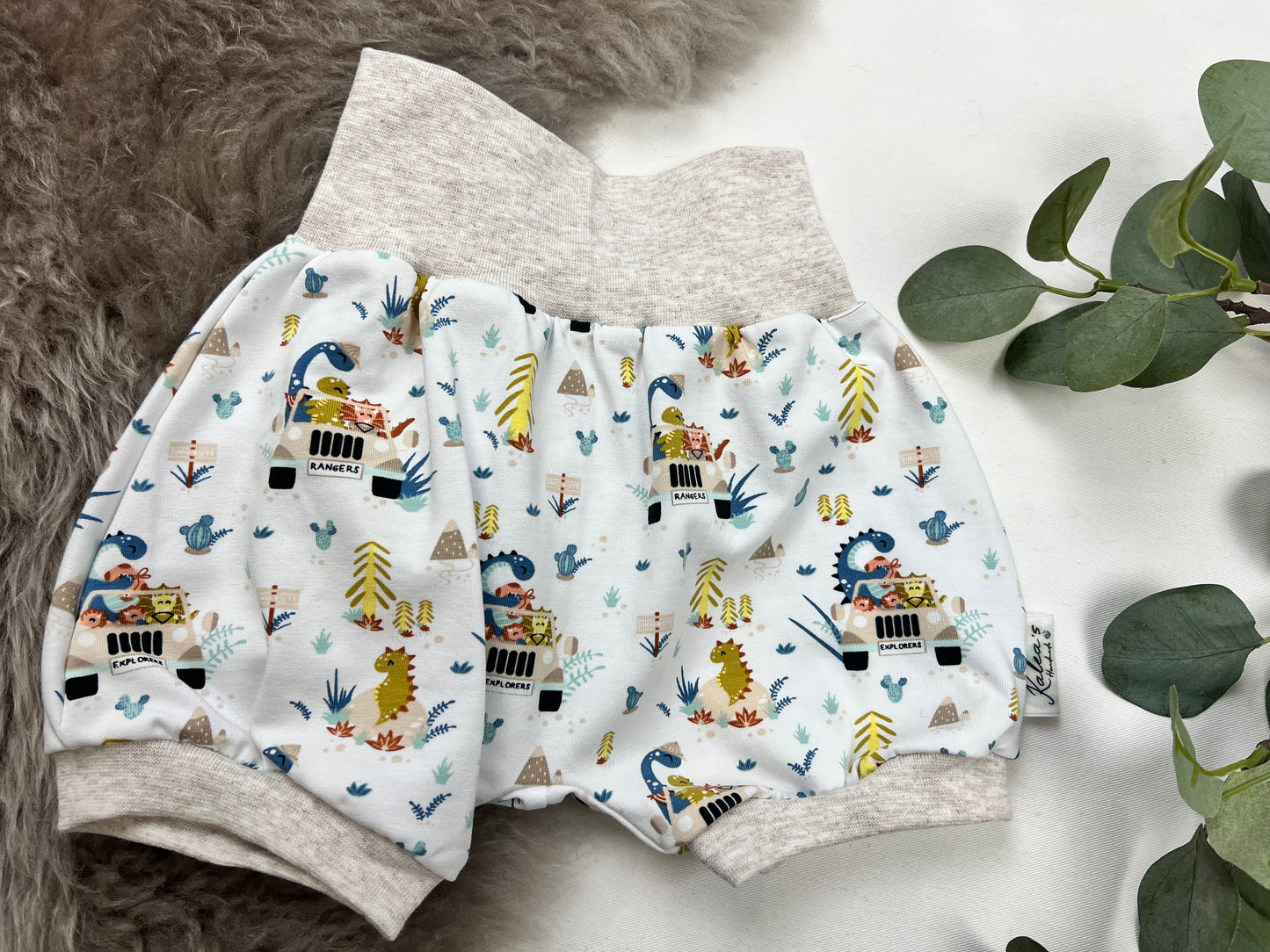 kurze Pumphose Gr. 98