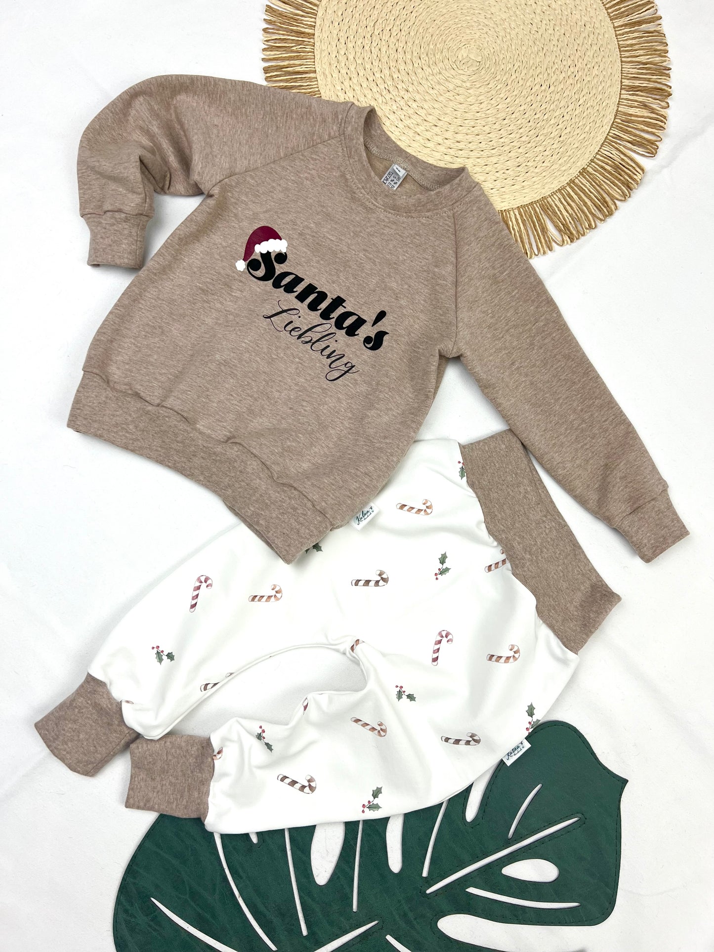 Weihnachtssweater „Santa‘s Liebling“